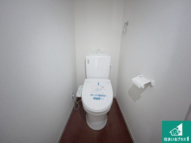 栗東市中沢　第3期　新築一戸建てのトイレ|1・2階の2ヶ所にあるので、朝の忙しい時間の順番待ちもなく、深夜の利用にも大変便利です。