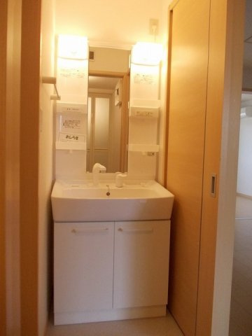 マリーゴールドの独立洗面台