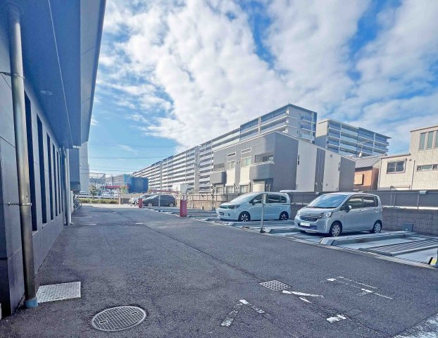 ザ・マリンスクエアの駐車場