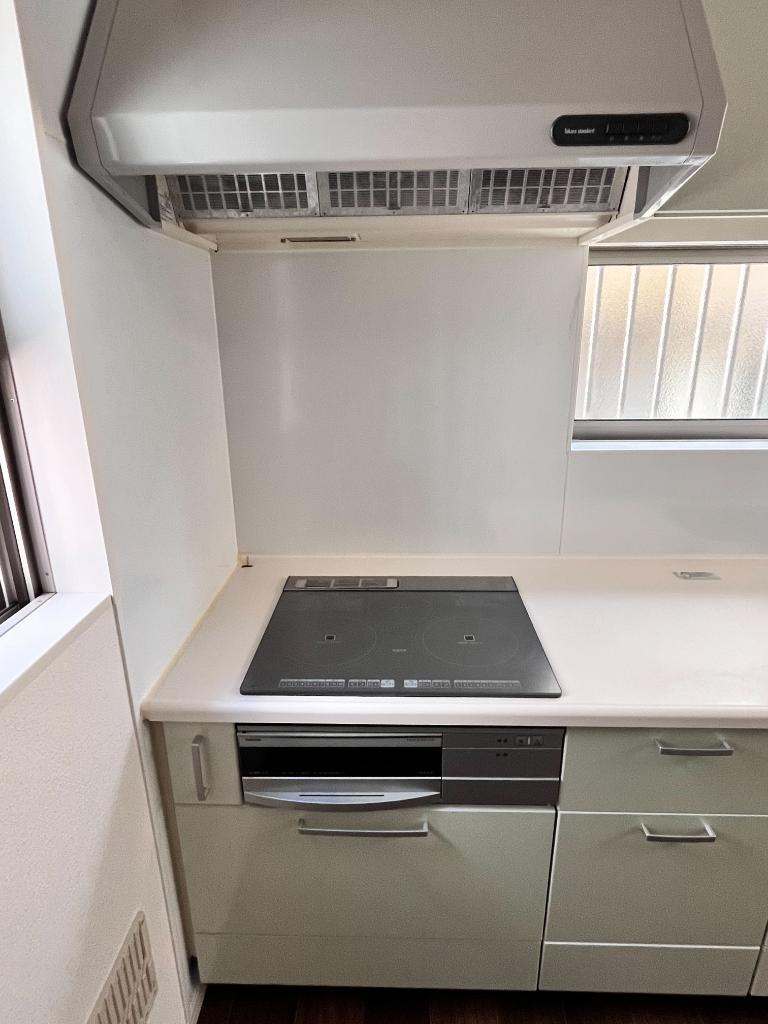 ふじみ野市滝２丁目の中古一戸建のキッチン|ＩＨクッキングヒーター