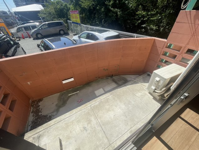 ビーコート熊内のバルコニー