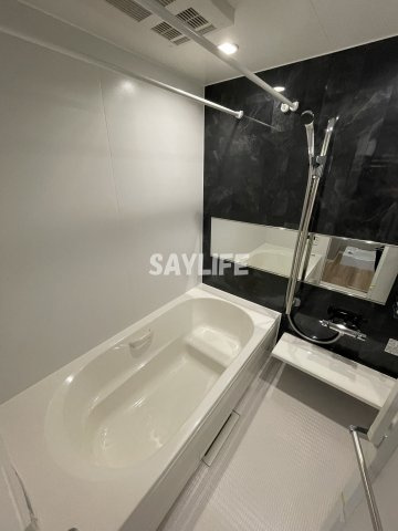 ＆　FUMINOSATOの浴室