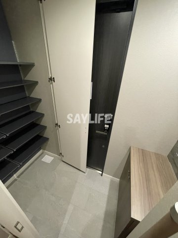 ＆　FUMINOSATOの玄関