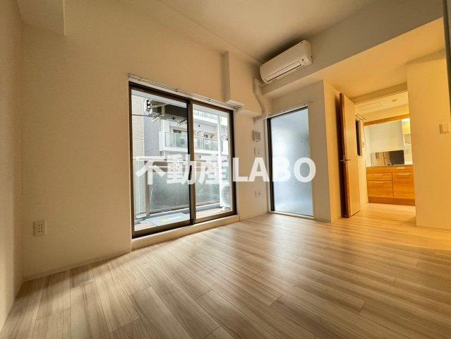 セレニテ難波グランデシュッドの居間・リビング