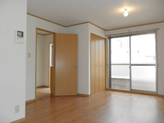 クレール琴山　B棟の居間・リビング|おしゃれな居間です