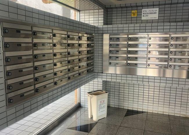 【設備】 | ダイアパレス相模原Ⅱ | エントランス付近に設置されている集合ポストは、住んでいる部屋と離れているため、ポストをあさるなど誰かに何かされていても被害に気づきにくいです。入居する時には他人に特定されにくい番号で鍵をかけましょう！
