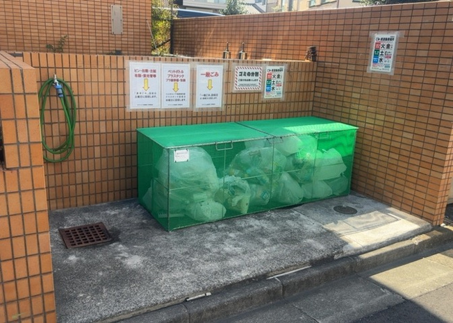 【設備】 | ダイアパレス相模原Ⅱ | 共有部分は、住民なら誰もが使える設備のこと。例えば駐車場やエレベーター、インターネット設備、セキュリティ設備などがあります。他にも、マンションの廊下・外部階段やエントランス・ゴミ置き場などがあります。