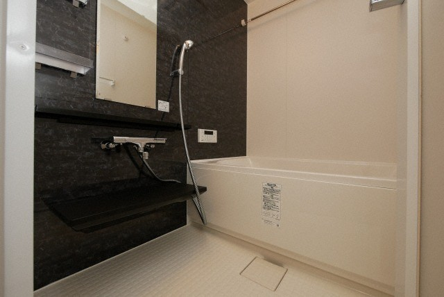 リヴェント難波サウスの浴室