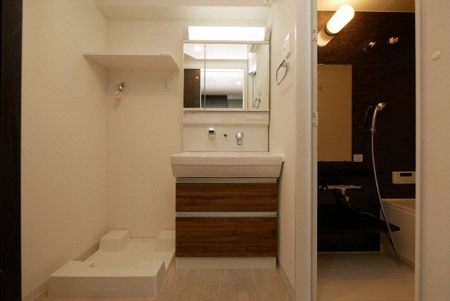 リヴェント難波サウスの独立洗面台