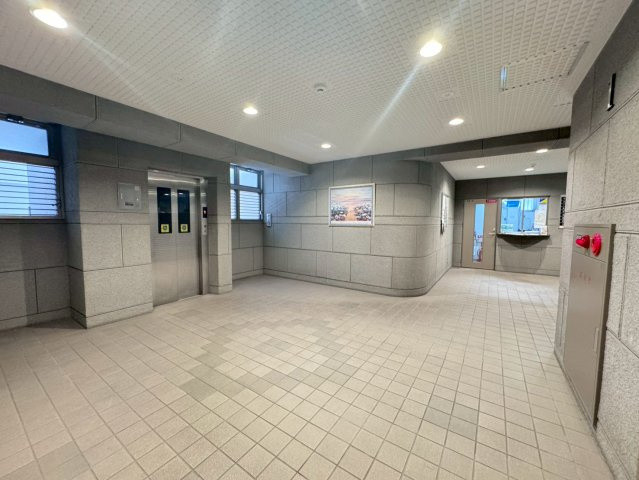 地下鉄『五条』駅まで徒歩３分☆全居室６帖以上の３ＬＤＫ☆リフォーム完了の美室☆アベルティ室町五条のその他共用部分|エントランス