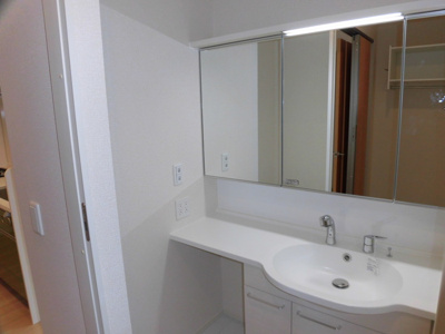 【独立洗面台】 | ディアコートやまが | 独立洗面台です