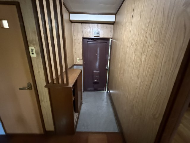 永田マンションの玄関