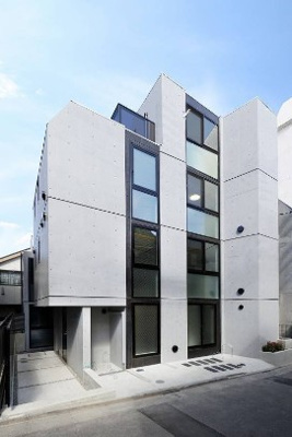 【外観】 | Fullea東中野 | 鉄筋コンクリート造のがっちりとした建物。