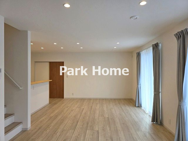 高知市福井町 -B号地- 新築戸建ての居間・リビング|１F:22LDK