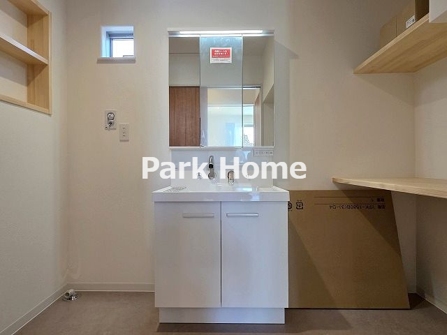 高知市福井町 -B号地- 新築戸建ての洗面所