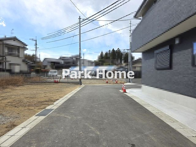 高知市福井町 -B号地- 新築戸建ての前面道路含む現地写真