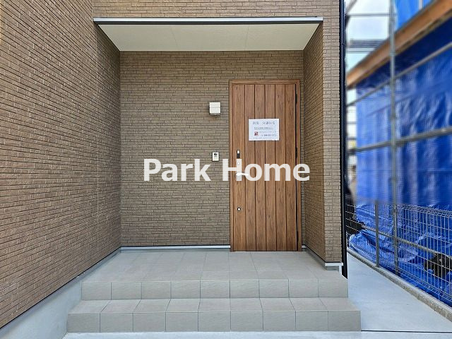 高知市福井町 -B号地- 新築戸建ての玄関