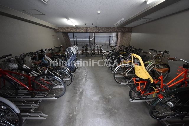 リーガル四ツ橋筋