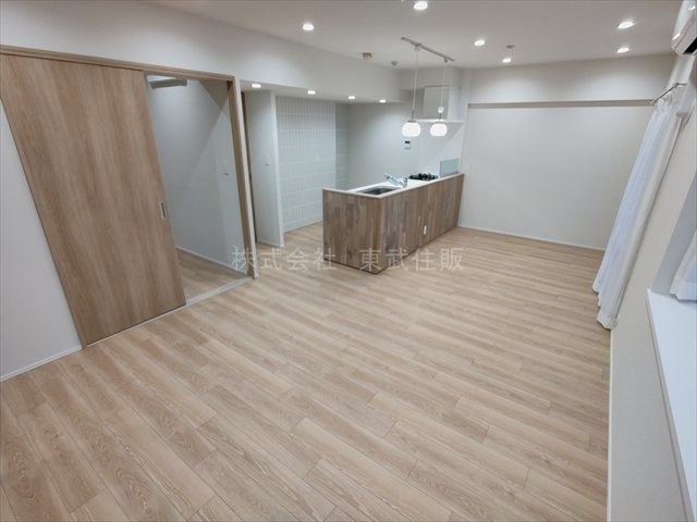 【居間・リビング】 | サンマンションアトレ川越 | ゆったり過ごせる16.3帖のリビングです