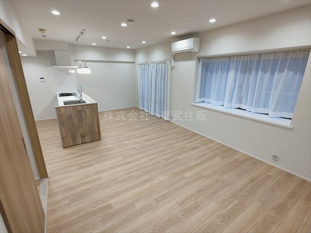 【居間・リビング】の画像