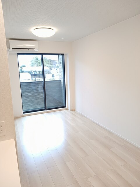 エピナール東茂原の居間・リビング