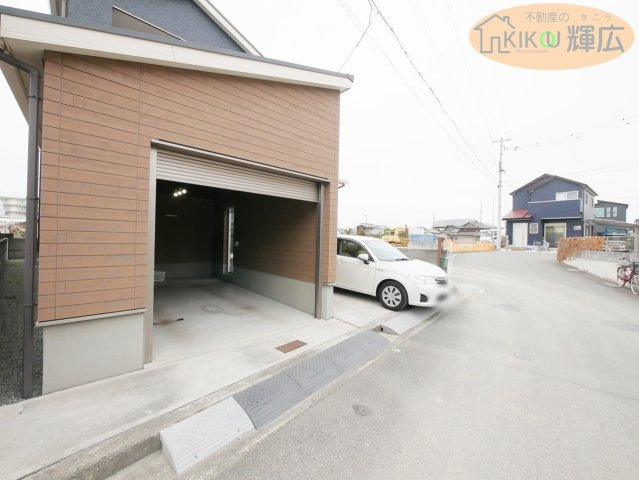 明石市魚住町清水　中古戸建の駐車場