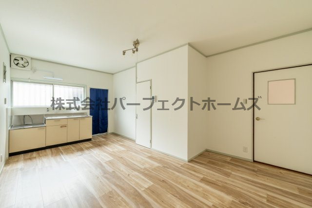 八幡市橋本糸ヶ上戸建　賃貸の居間・リビング|おしゃれなリビングです