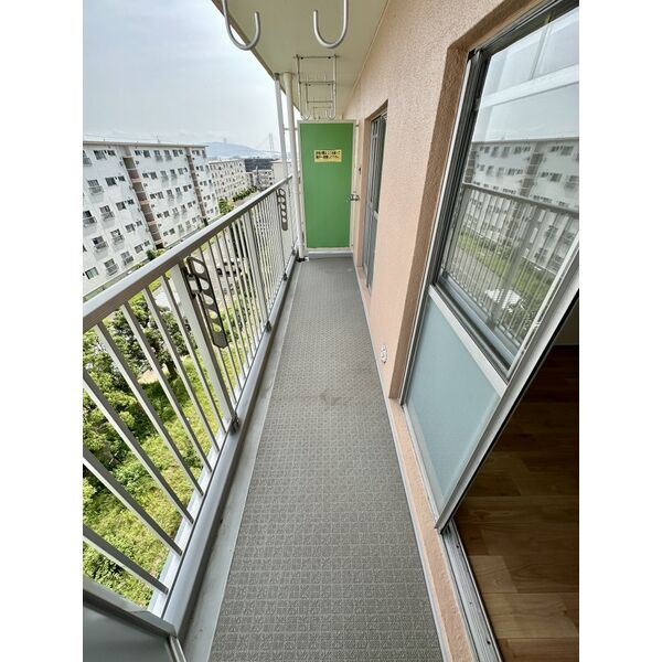 東垂水住宅7号棟のバルコニー