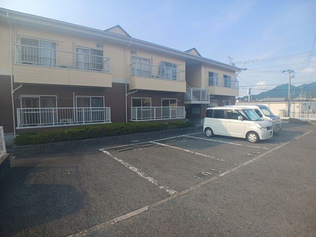 アネックス大平の駐車場