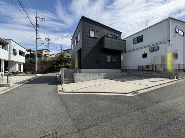 中古戸建　相田4丁目の前面道路含む現地写真