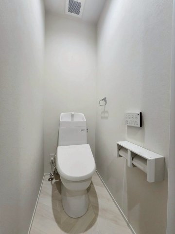 RESET HOUSE－リセットハウス－小倉南区葛原本町3丁目のトイレ|温水洗浄付きお手洗い♪
【小倉南区・リノベーション中古戸建】