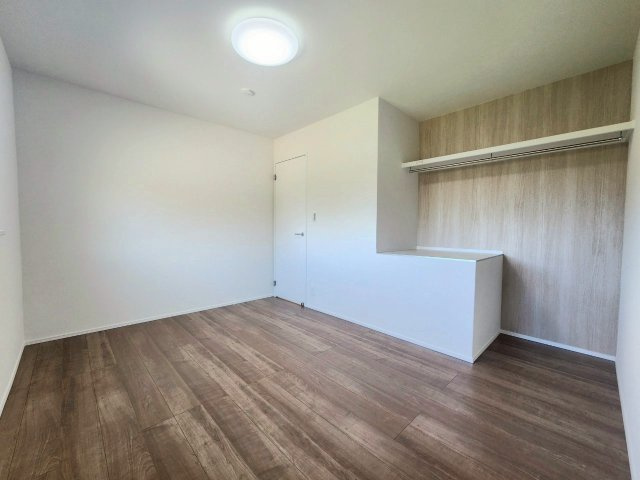 RESET HOUSE－リセットハウス－小倉南区葛原本町3丁目の洋室|オープンクローゼット付き洋室♪
【小倉南区・リノベーション中古戸建】