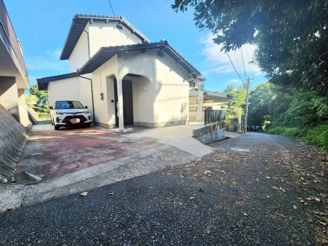 RESET HOUSE－リセットハウス－小倉南区葛原本町3丁目の前面道路含む現地写真|前面道路も十分な広さです♪
【小倉南区・リノベーション中古戸建】