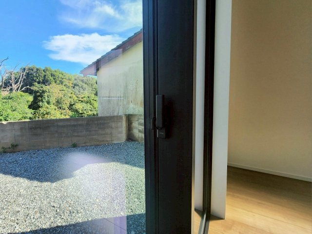 RESET HOUSE－リセットハウス－小倉南区葛原本町3丁目のその他|窓ガラスは注文住宅でも採用されるトリプルサッシで断熱性も向上！
【小倉南区・リノベーション中古戸建】