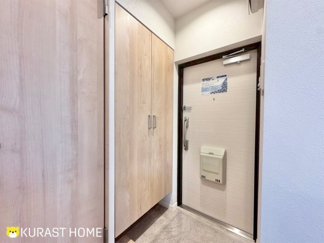 メゾン神足2号棟　2階の玄関