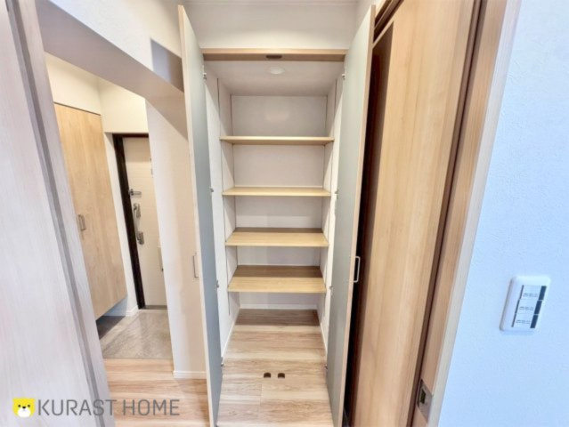 メゾン神足2号棟　2階の収納|玄関収納