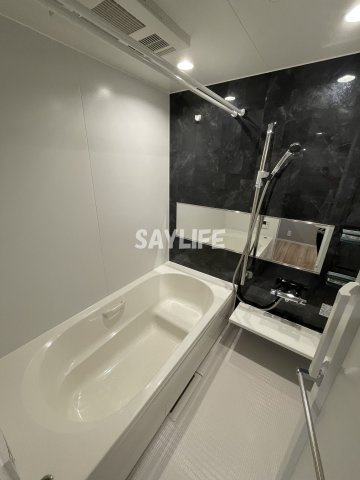 ＆　FUMINOSATOの浴室