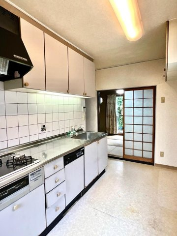 高知市愛宕3丁目　中古戸建てのキッチン