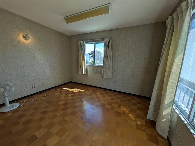 高知市愛宕3丁目　中古戸建ての洋室