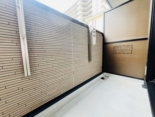 ヒカルサ明石硯町のバルコニー