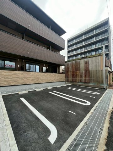 ヒカルサ明石硯町の駐車場