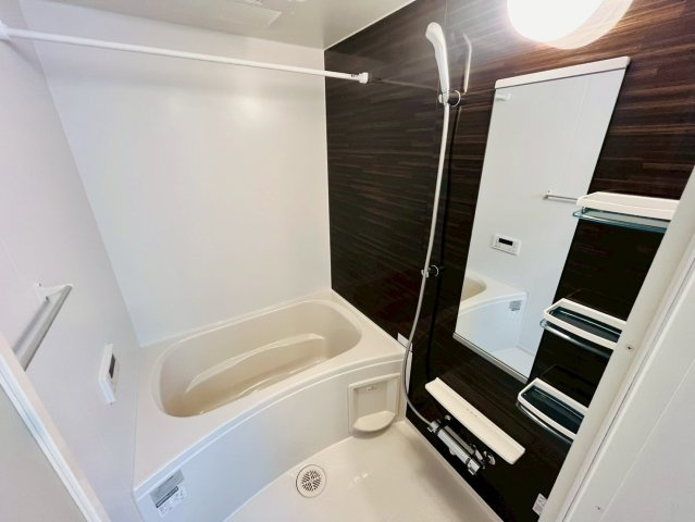 ヒカルサ明石硯町の浴室