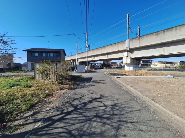 高崎市下佐野町売土地 区画①の前面道路含む現地写真|西道路