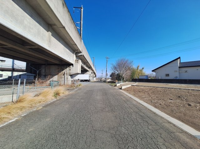 高崎市下佐野町売土地 区画①の前面道路含む現地写真|北東道路