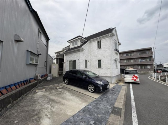 プチアンジュの駐車場