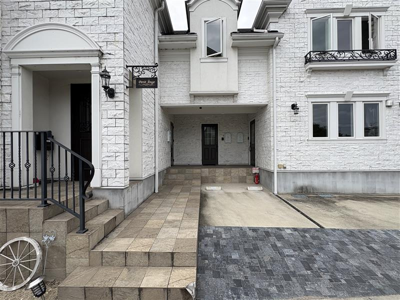 プチアンジュの駐車場