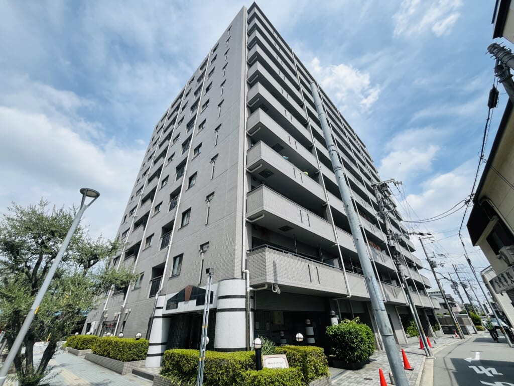 藤和シティホームズ吹田駅前の外観|おしゃれな外観です