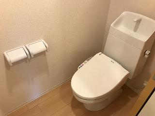 鶴ヶ島市脚折町6丁目アパートⅡ期新築工事のトイレ|シャワー付トイレ（イメージ）