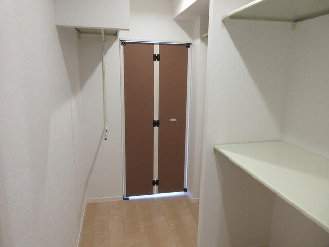 ポミエ川崎の収納