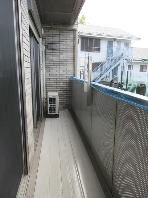 ポミエ川崎のバルコニー